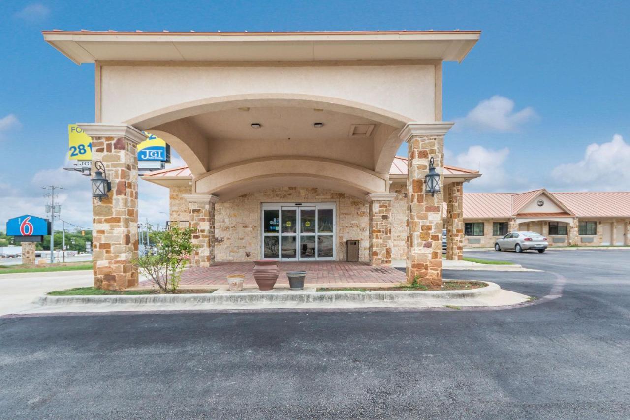 Motel 6 Floresville Exterior foto